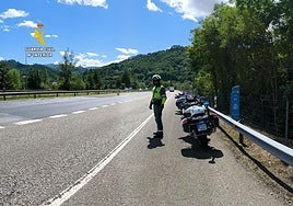 Localizan al conductor de un camión que se fugó tras chocar contra un coche en la A-66