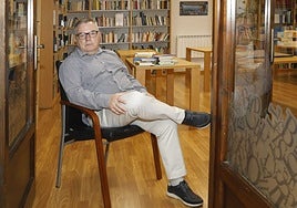 Xosé Antón González Riaño continúa al frente de la ALLA.