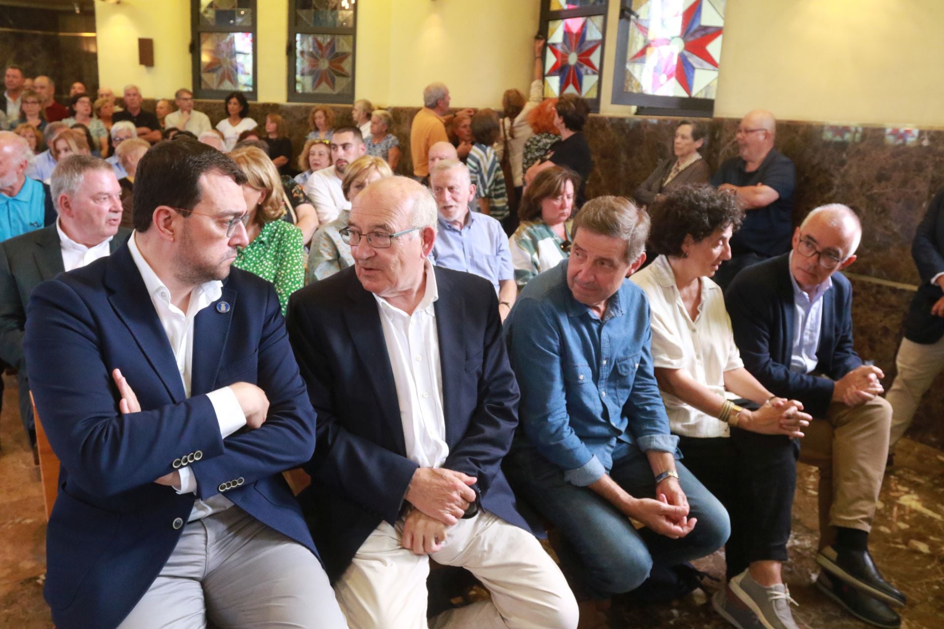Asturias se entrega en un multitudinario adiós a Xuan Bello