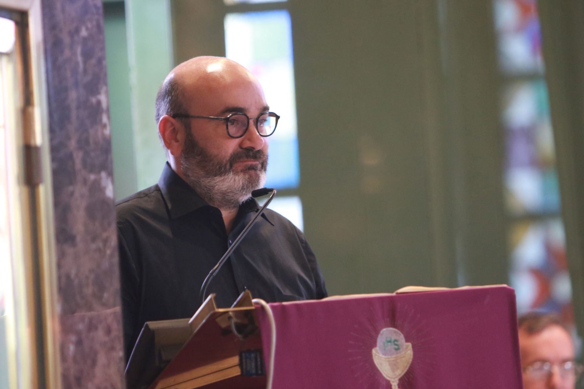 Asturias se entrega en un multitudinario adiós a Xuan Bello
