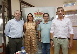 Mario Vigil, Ana Palacios López, Toño Migoya y Jorge Pañeda, en la presentación en el Chas.