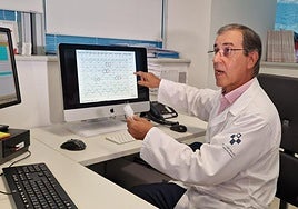 El doctor Manuel Alonso, del Servicio de Angiología y Cirugía Vascular del HUCA