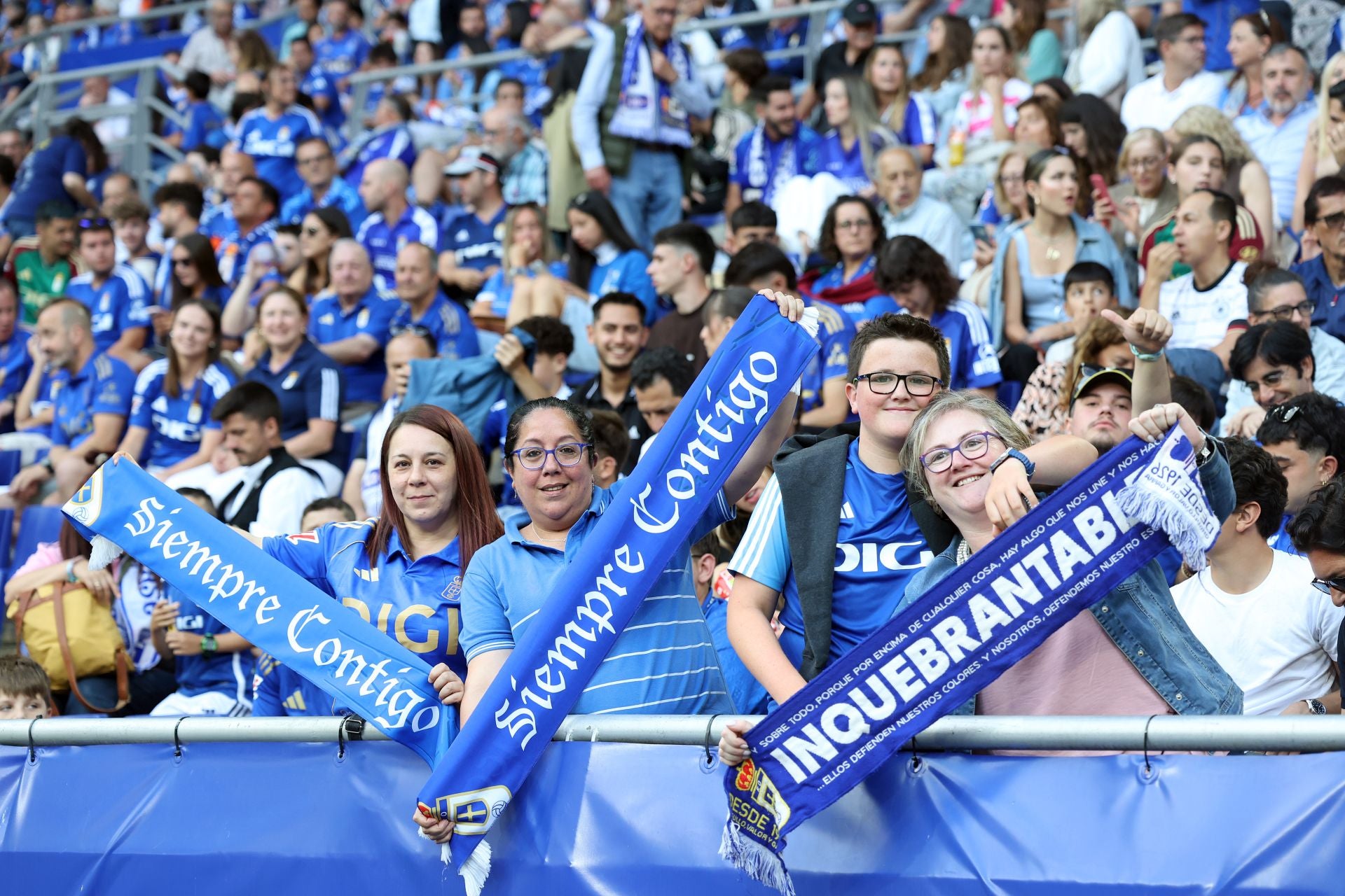 El oviedismo se entrega al Garra Real Fest