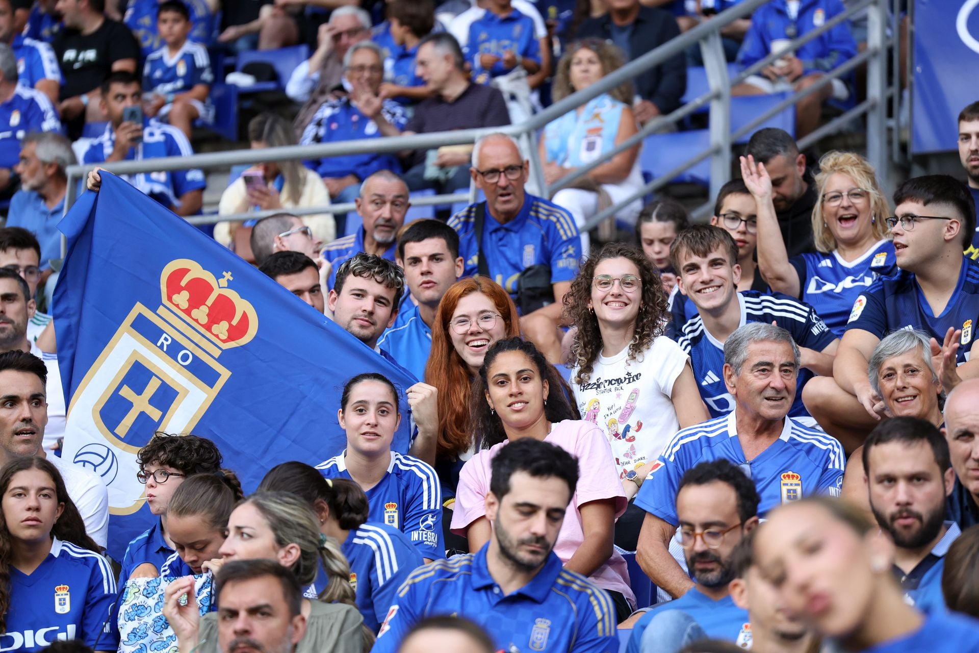 El oviedismo se entrega al Garra Real Fest