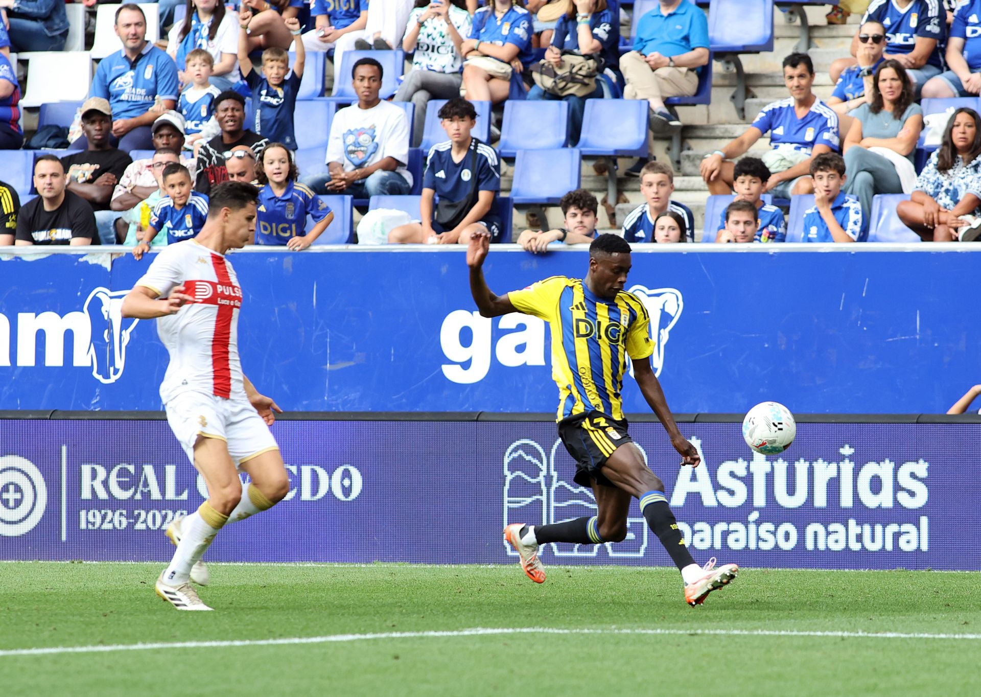 El oviedismo se entrega al Garra Real Fest