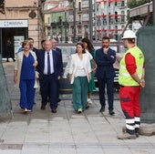 El ministro de Industria y Turismo, Jordi Hereu, visitó esta mañana las obras de la muralla medieval de Avilés.
