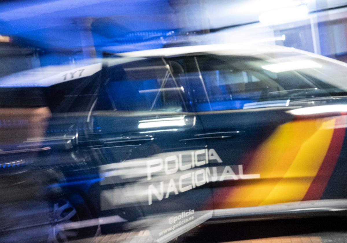 Roba de madrugada en una casa de La Felguera tras atacar a sus habitantes y en su huida deja herido a un policía