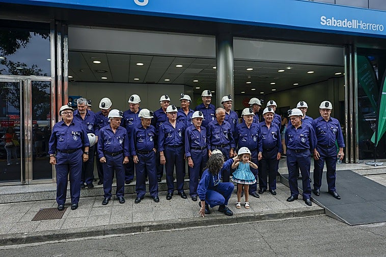 El Coro Minero de Turón abanderó la actividad de Mierenses en el Mundo en la 68 Fidma desde el pabellón del Sabadell.