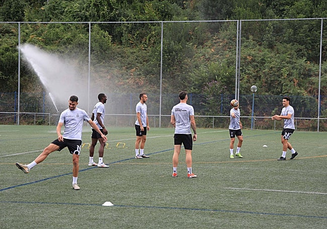 El Real Avilés se entrenó ayer sábado en La Toba 3.