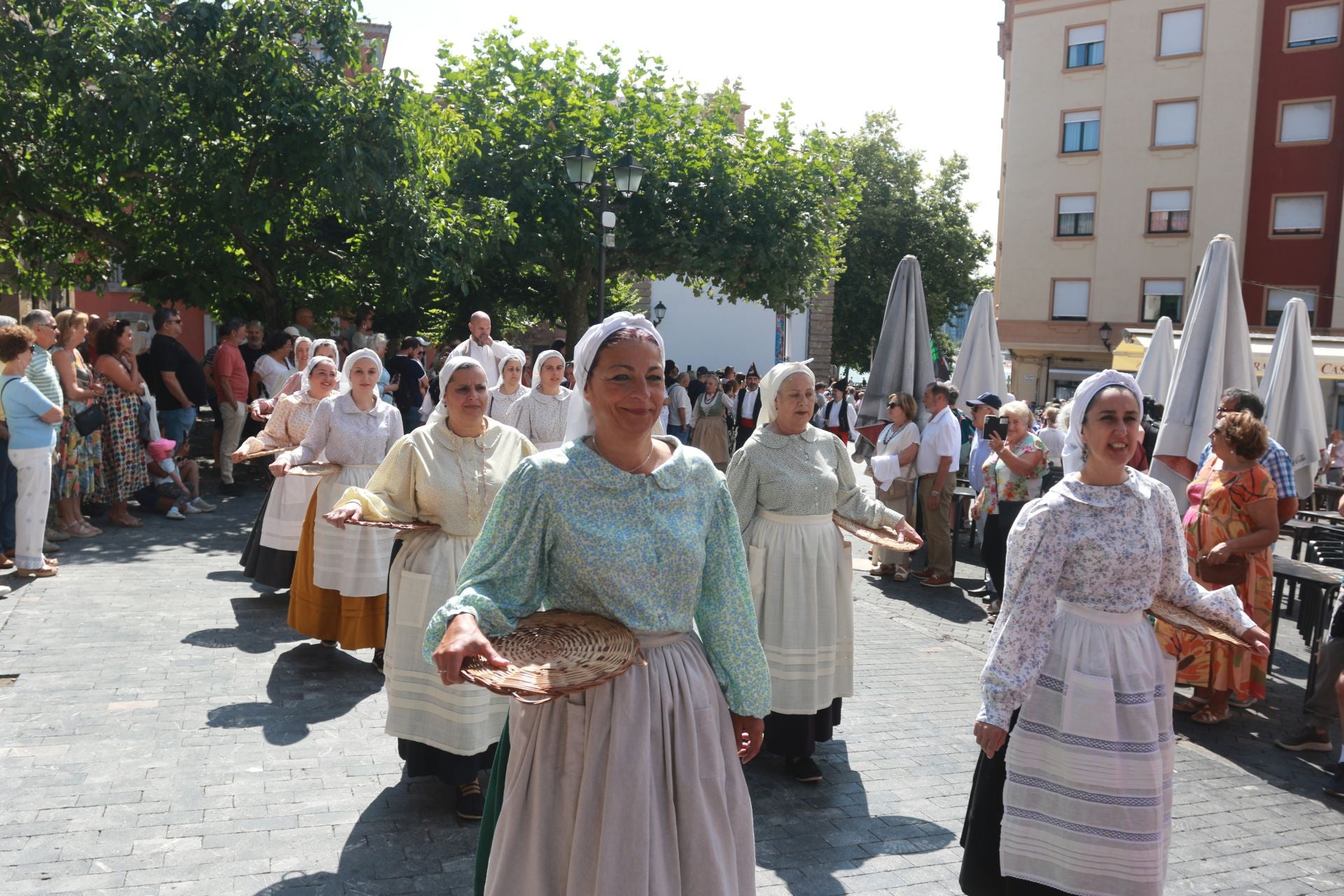 Juegos tradicionales y desfile por el Día de Asturias en Gijón