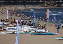 La playa de Salinas se llenó de surfistas el fin de semana durante el festival Surf, Music and Friends.