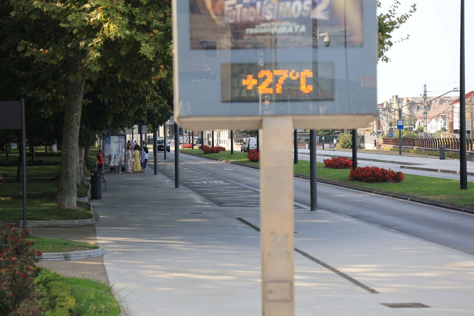 Las playas, los helados y las piscinas alivian la ola de calor en Asturias