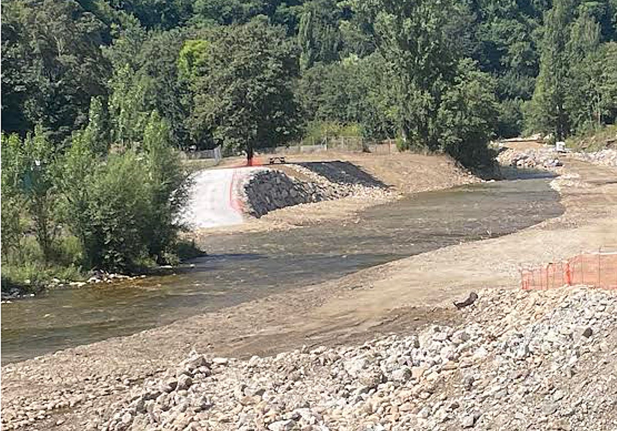 Estado actual de la antigua zona de baños de La Chalana