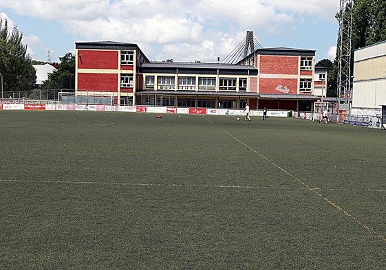 Las instalaciones deportivas de Los Llerones, con el polideportivo a la derecha de la imagen.