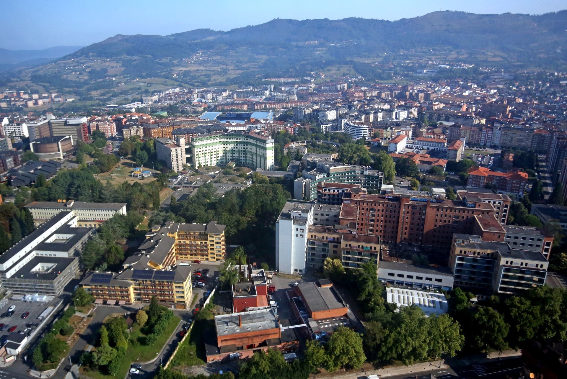 Así se ve Oviedo desde el helicóptero de la Policía Nacional