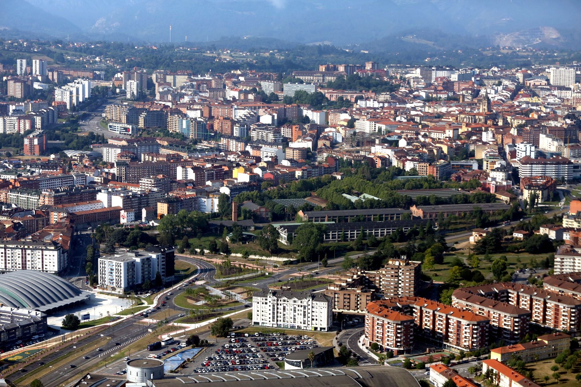 Así se ve Oviedo desde el helicóptero de la Policía Nacional