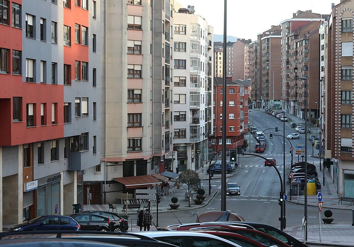 Edificios residenciales en la calle Fernando Morán, en la zona de El Quirinal.