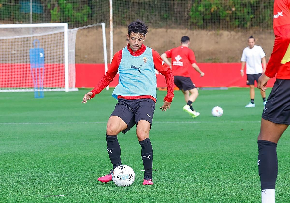 Nacho Martín, en un entrenamiento de pretemporada en Mareo.