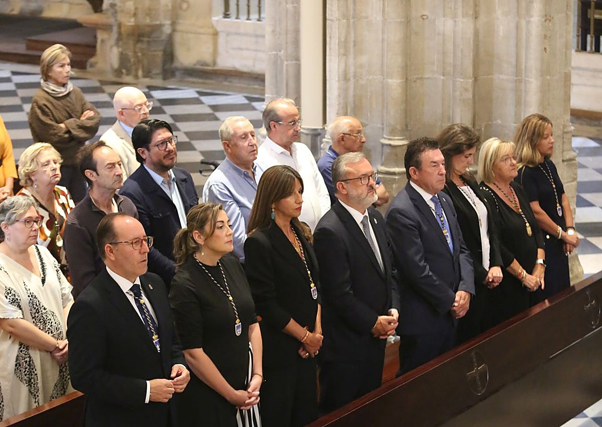 Imagen secundaria 1 - Festividad de San Salvador en la Catedral de Oviedo: «Es como ver una obra nueva, pero sabiendo que es la auténtica»