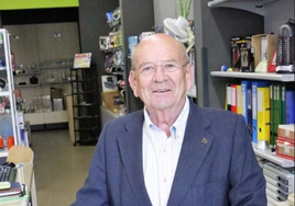 Abel Mañana 'Marconi' poco antes del cierre de su tienda, en 2017
