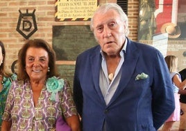 Diego García de la Peña junto a Maritina Medio, presidenta de la Peña Miguel Ángel Perera.