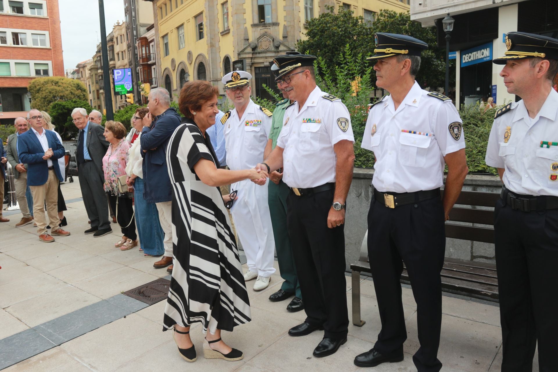 Así ha sido la ofrenda floral a Jovellanos en Gijón