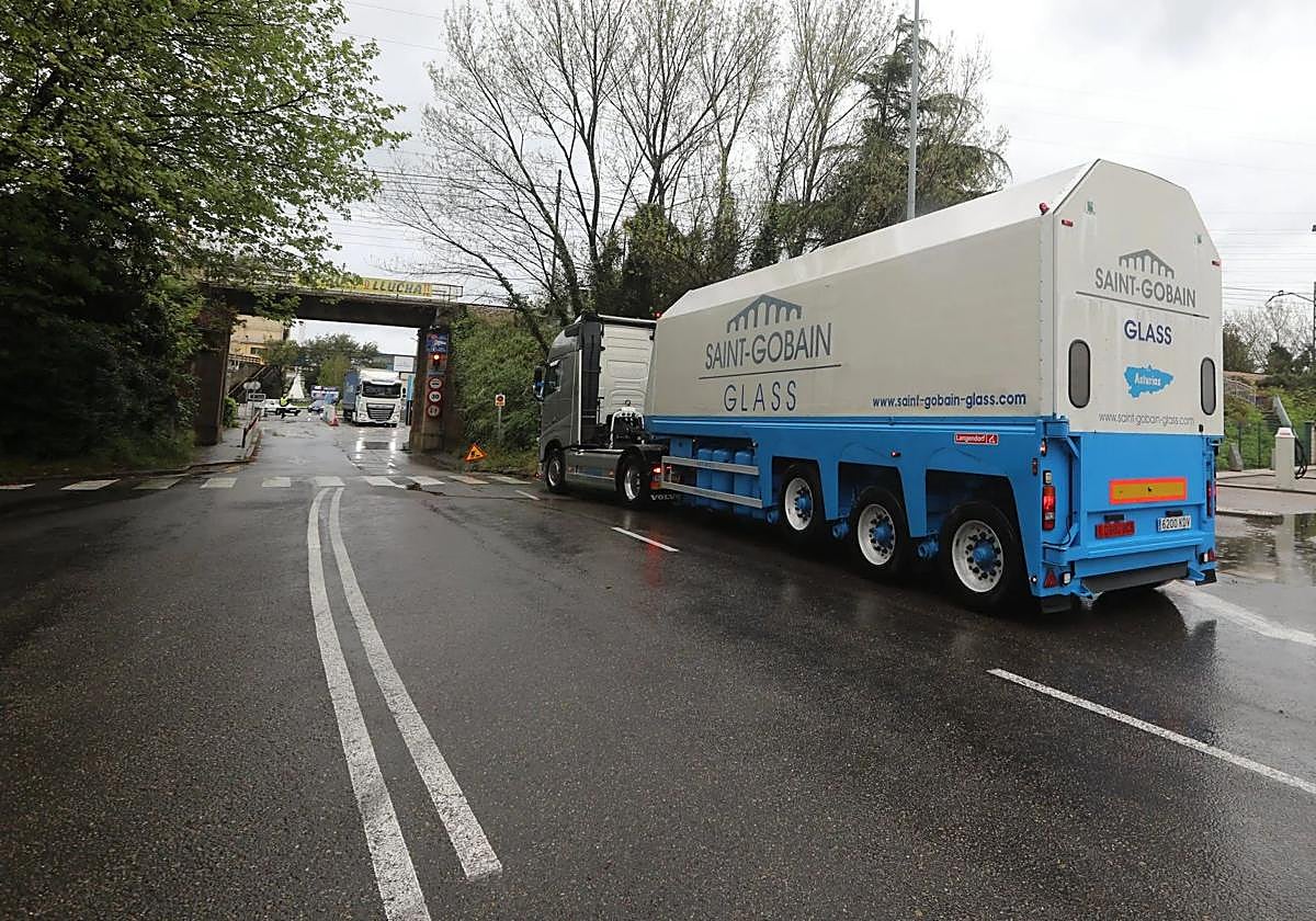 Un camión de Glass entra en las instalaciones de La Maruca.