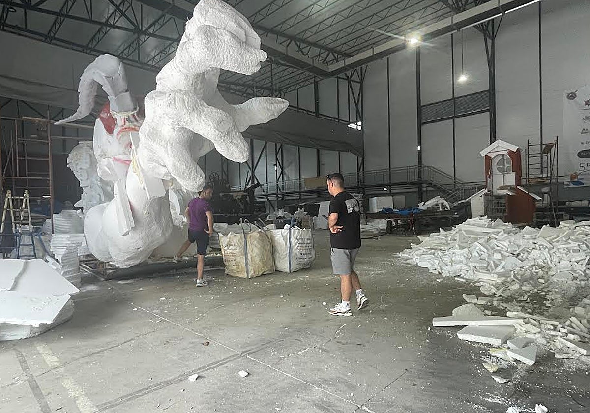 Las imponentes dimensiones de las embarcaciones, que comienzan a tomar forma.