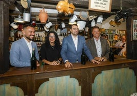 Vanessa Gutiérrez, Adrián Barbón y Félix Baragaño, en el estand del Principado en la Feria.