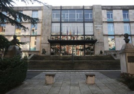 El edificio de la Escuela de Minas de Oviedo.