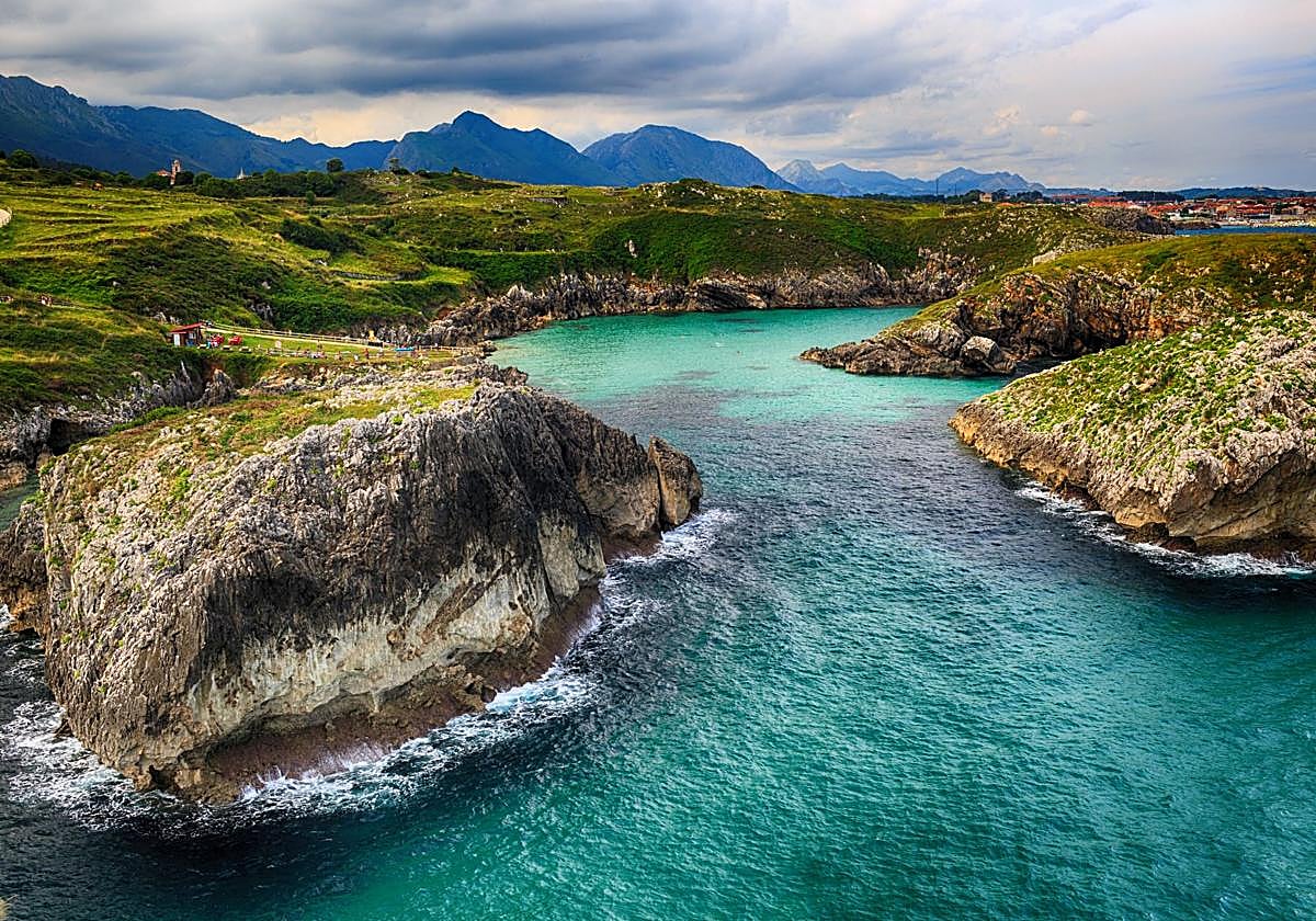 Playa de Cué, en el concejo de Llanes.