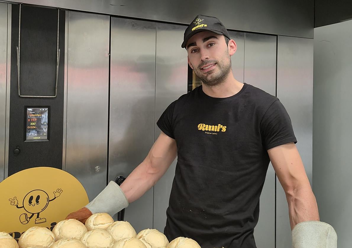Rubén Vega, en su nave de Porceyo.