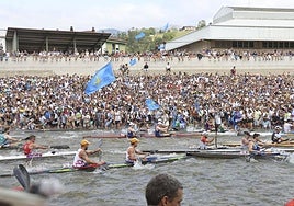 Piragüistas en el Descenso Internacional del Sella 2025.