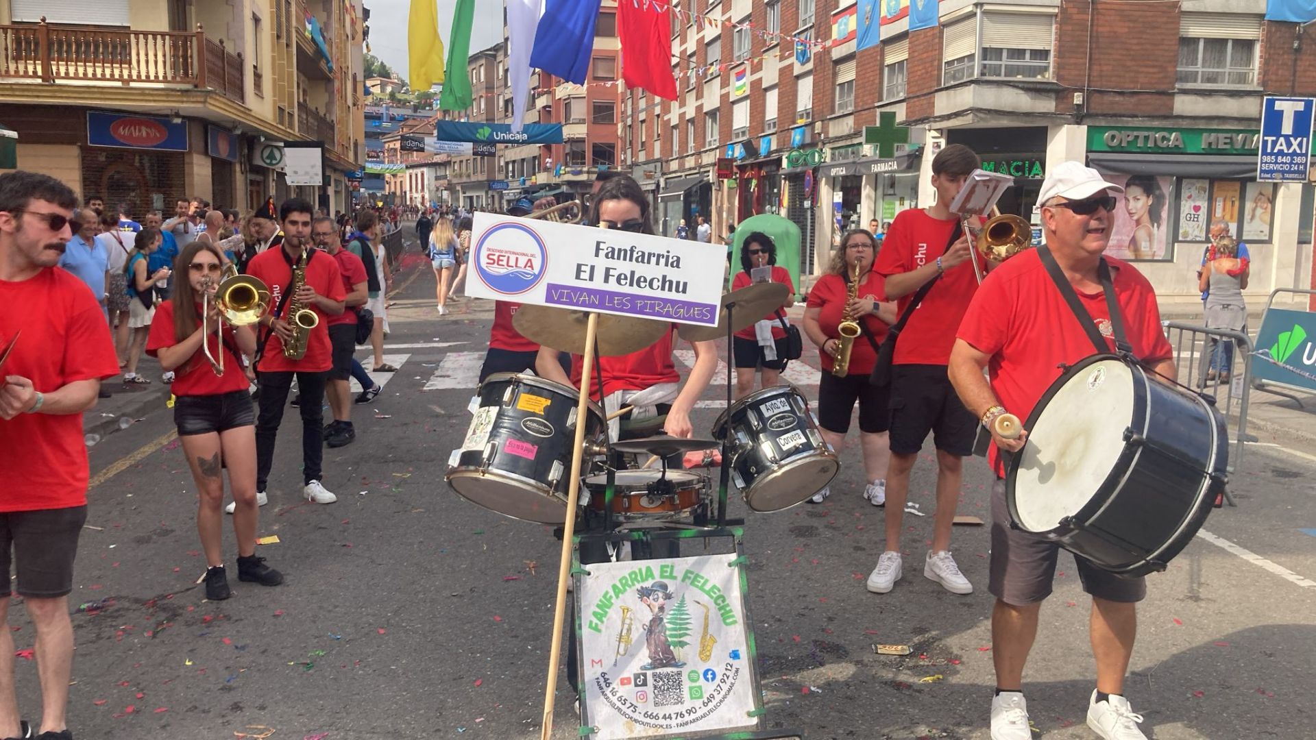 Así fue el desfile del Descenso del Sella 2025. ¡Búscate en las fotos!