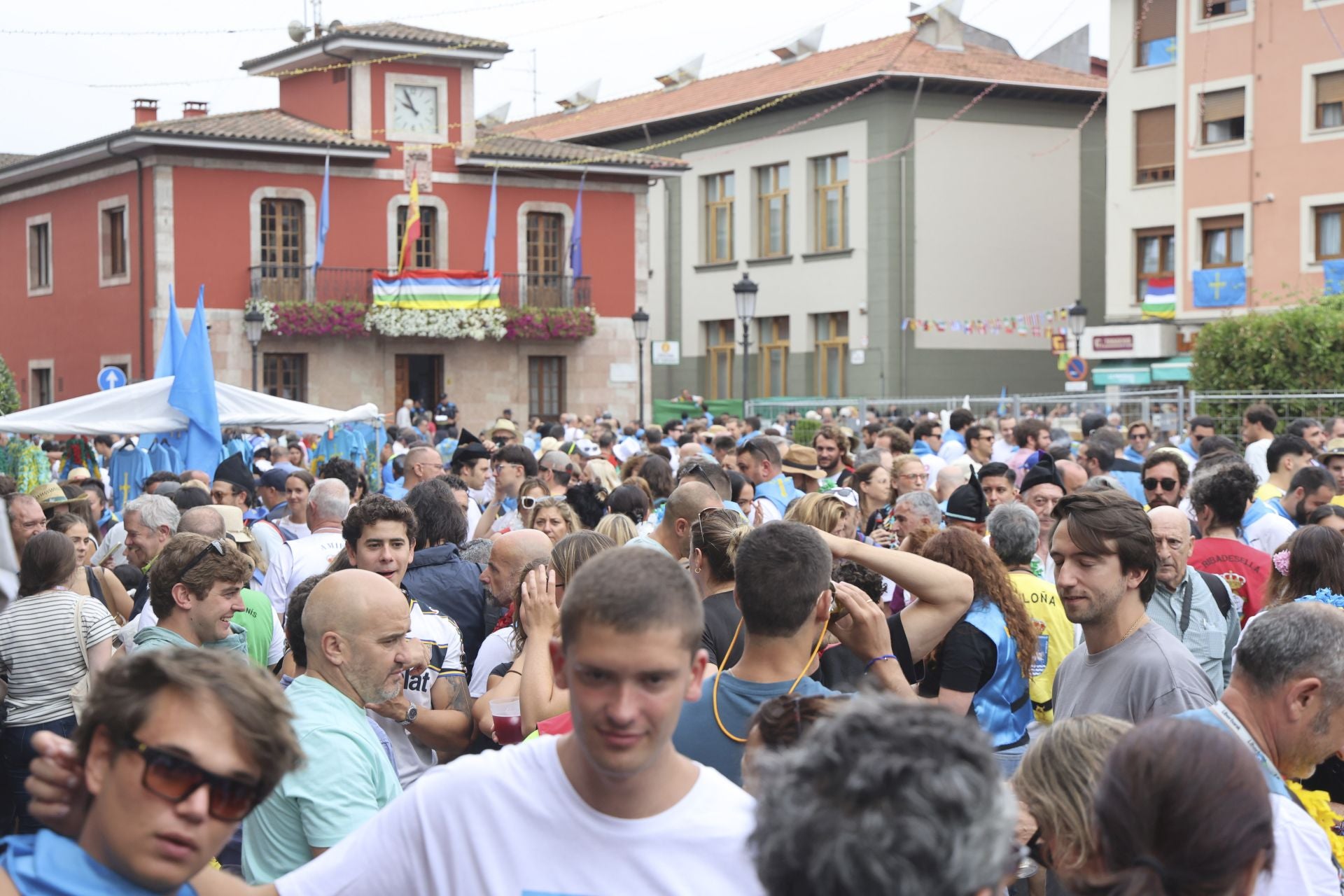 Así fue el desfile del Descenso del Sella 2025. ¡Búscate en las fotos!