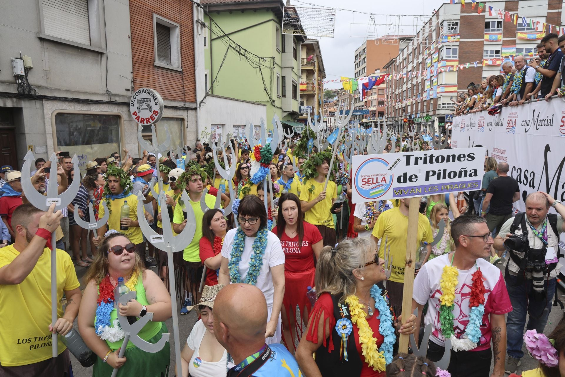 Así fue el desfile del Descenso del Sella 2025. ¡Búscate en las fotos!