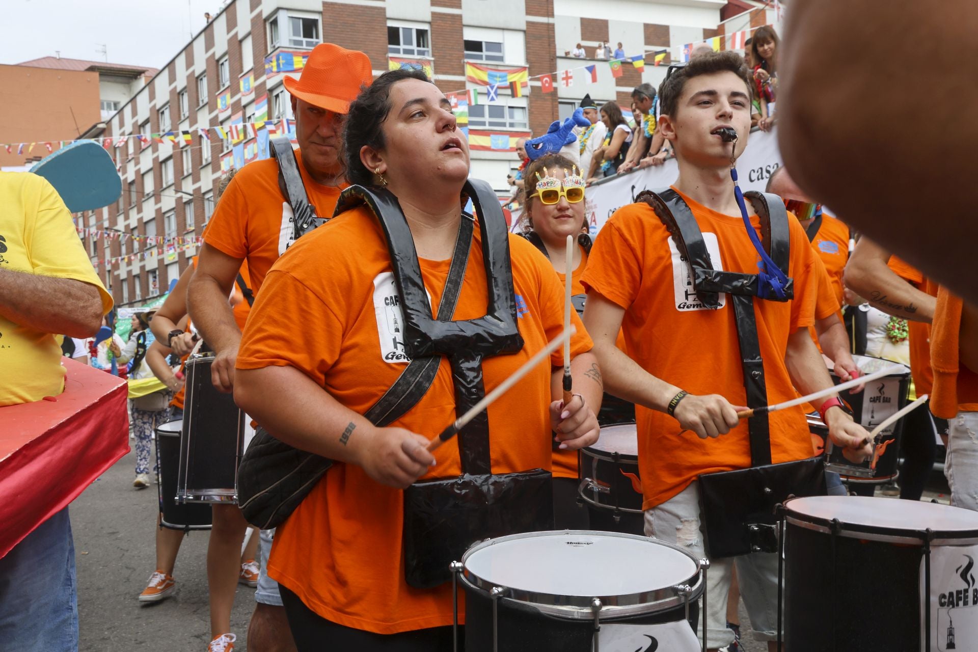 Así fue el desfile del Descenso del Sella 2025. ¡Búscate en las fotos!