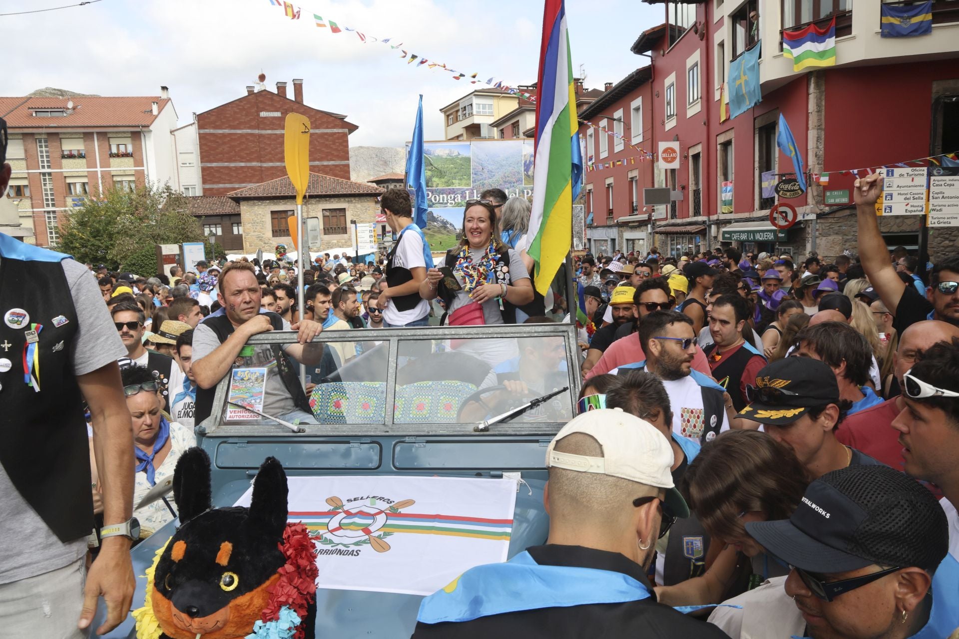 Así fue el desfile del Descenso del Sella 2025. ¡Búscate en las fotos!
