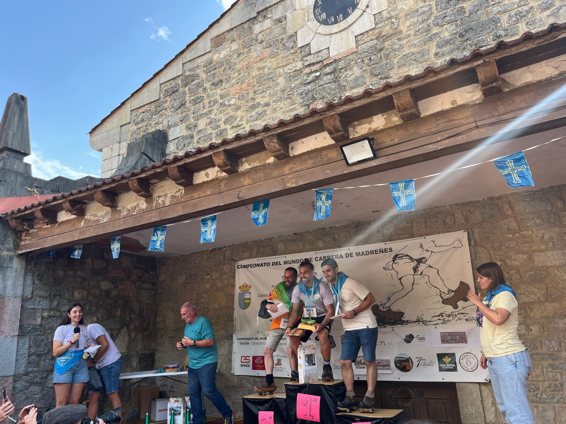 V Carrera de Madreñes en Caso