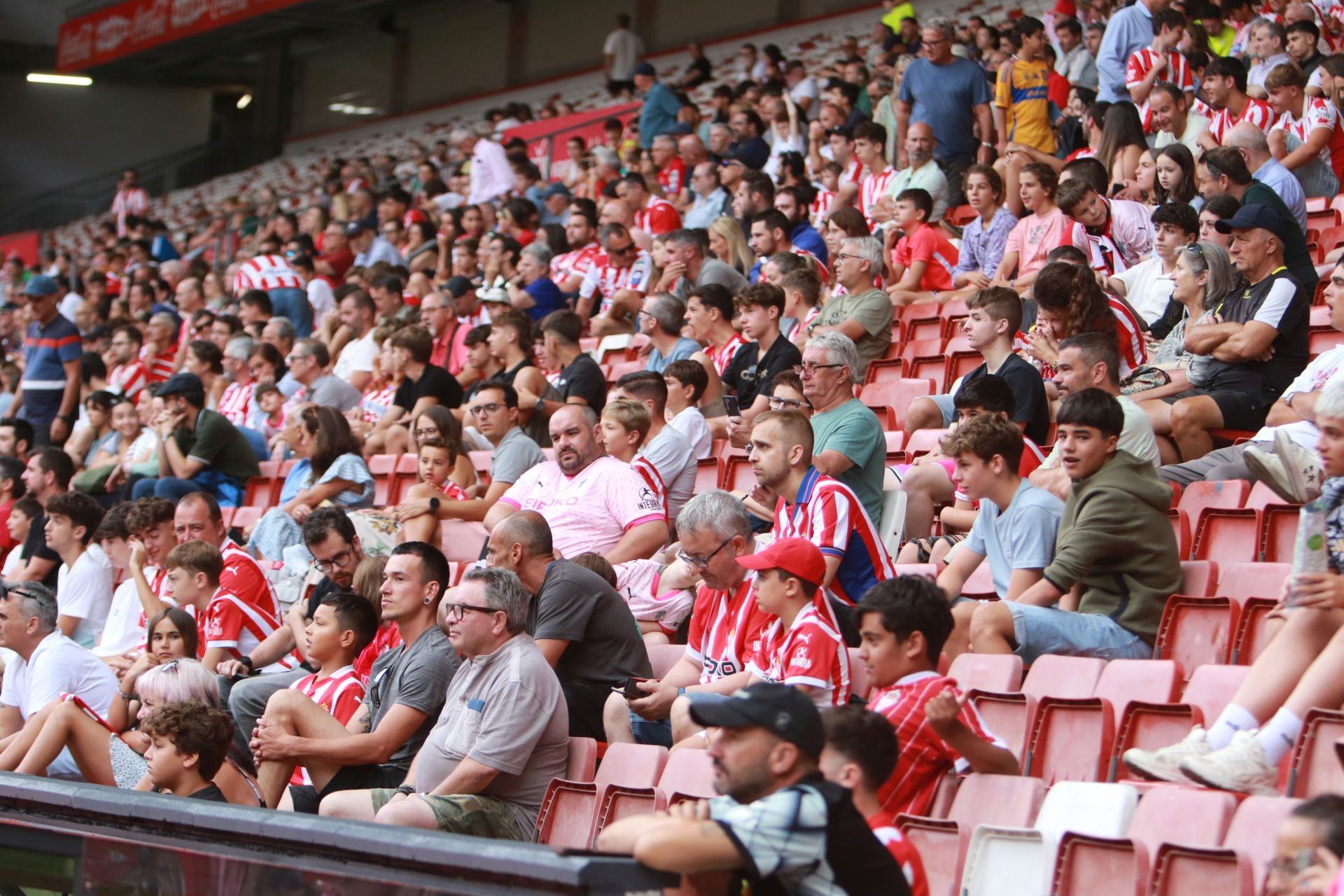 Entrenamiento del Sporting de Gijón con una gran sorpresa