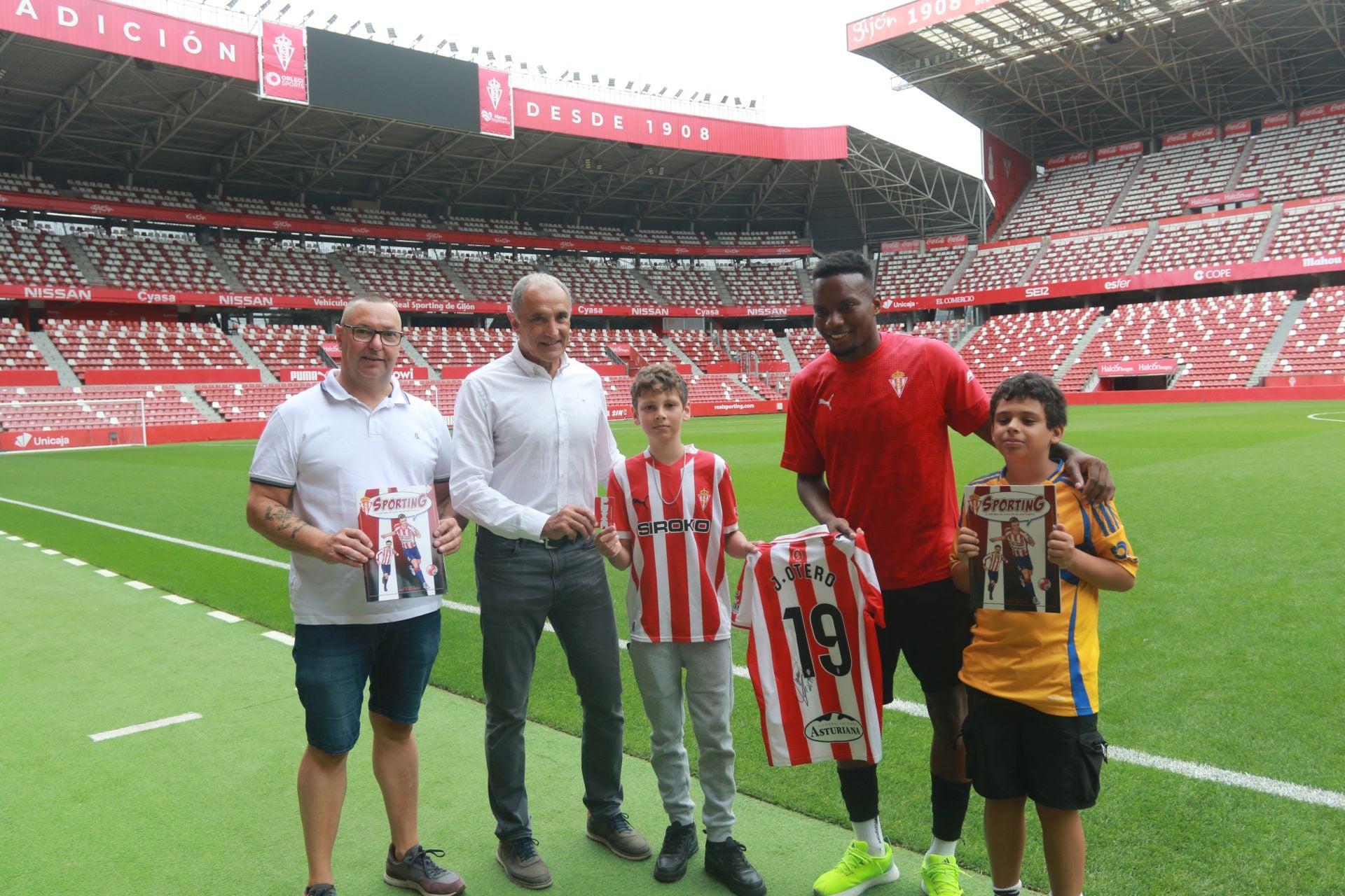 Entrenamiento del Sporting de Gijón con una gran sorpresa