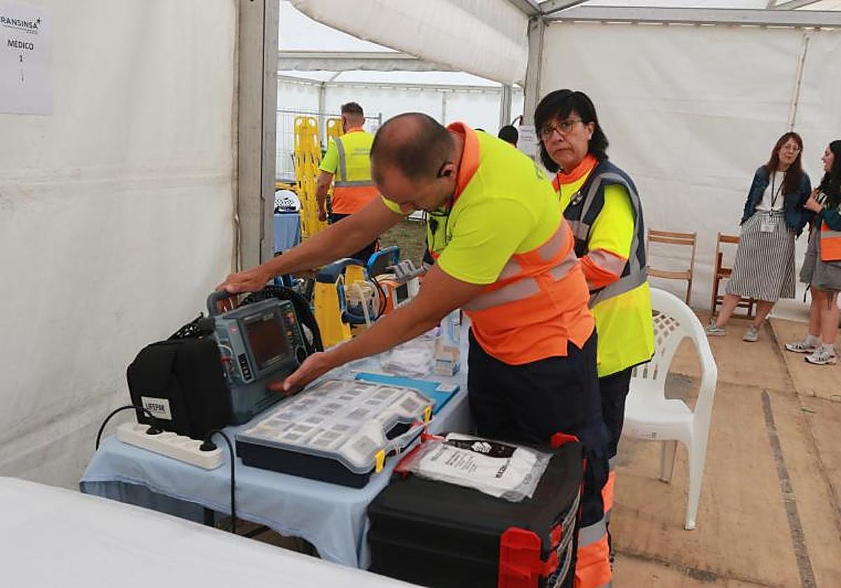 Un amplio equipo sanitario se desplegó en el área de la fiesta