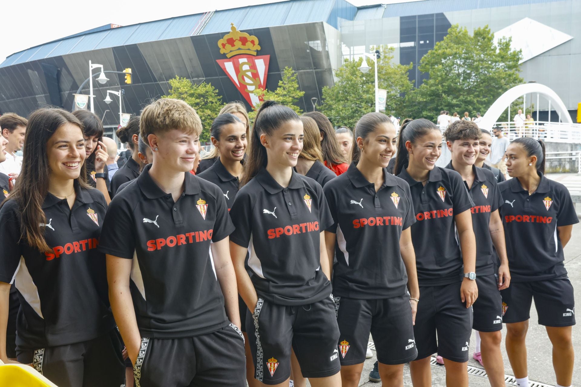 Sidra y mucho ambiente este lunes en la Feria de Muestras de Gijón
