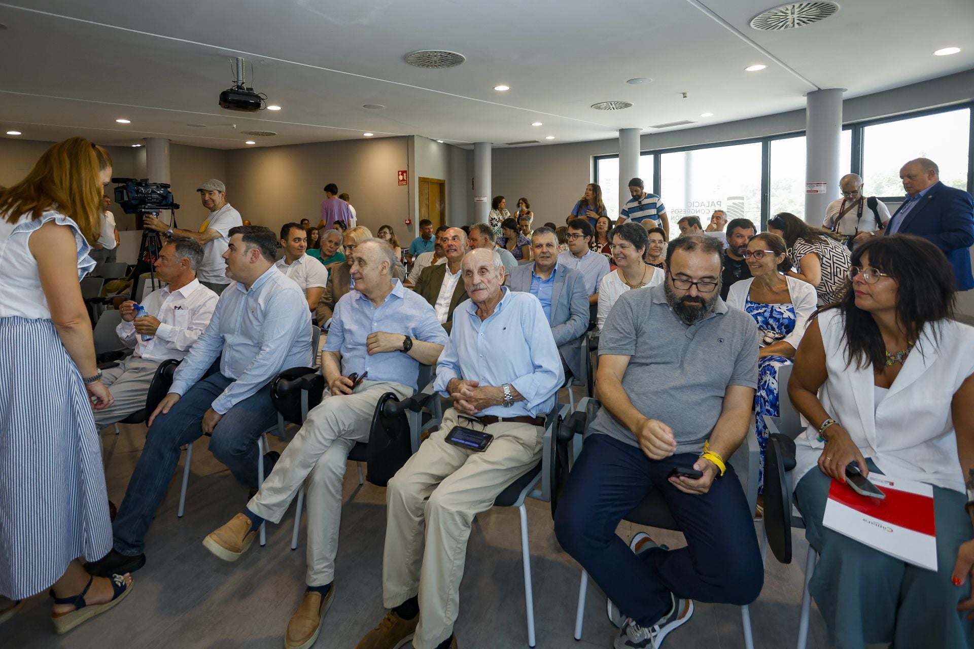 Sidra y mucho ambiente este lunes en la Feria de Muestras de Gijón