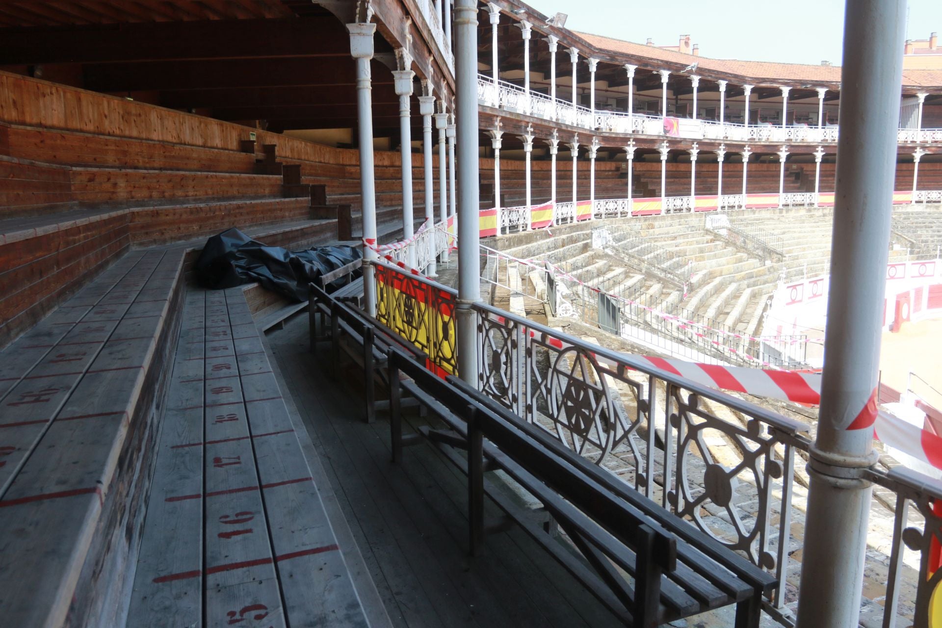 La plaza de toros de El Bibio se prepara para la Feria de Begoña