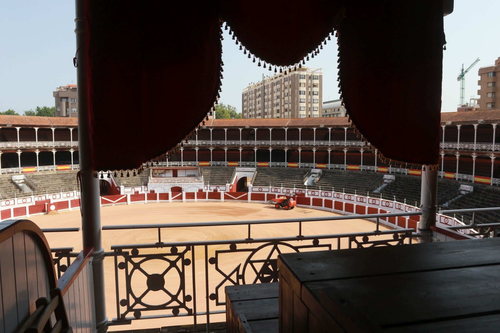 La plaza de toros de El Bibio se prepara para la Feria de Begoña