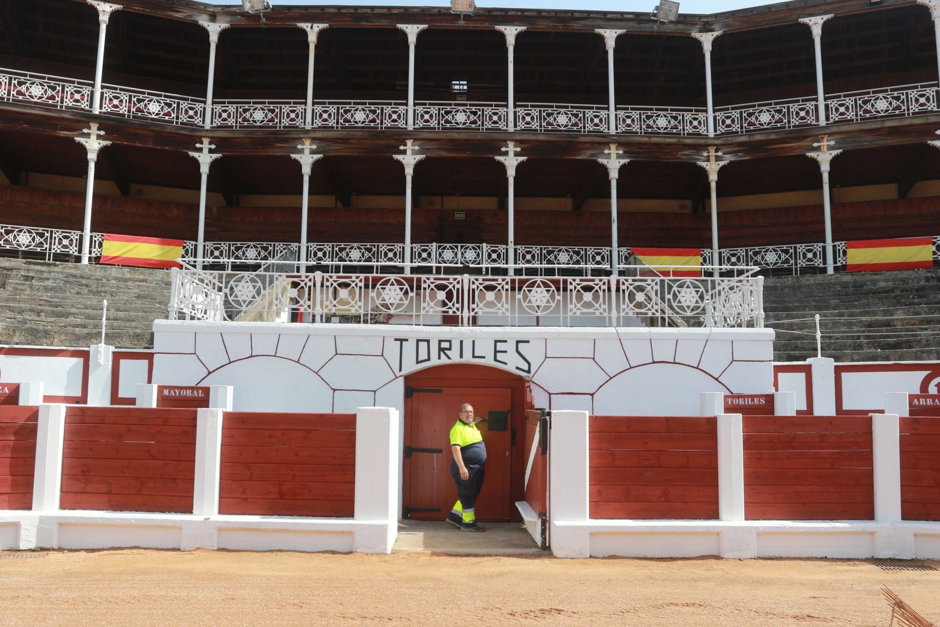 La plaza de toros de El Bibio se prepara para la Feria de Begoña