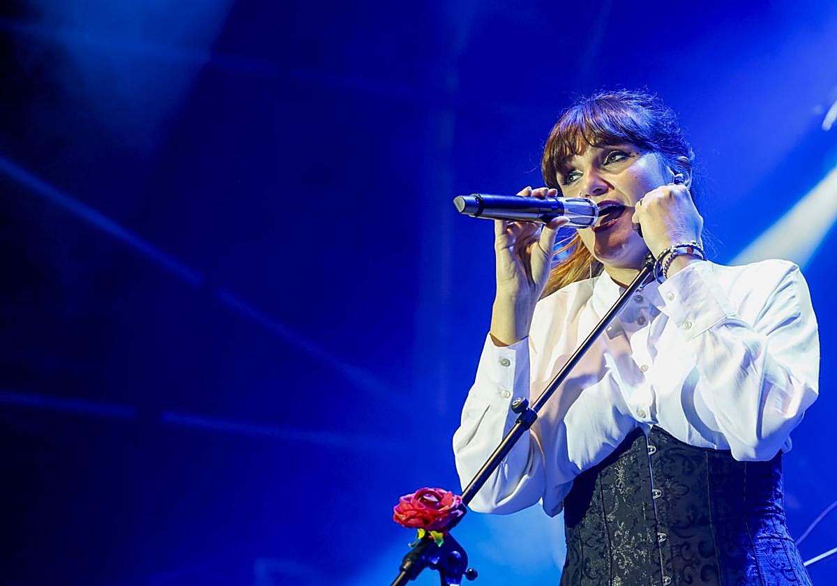 Luanco se entrega a Rozalén