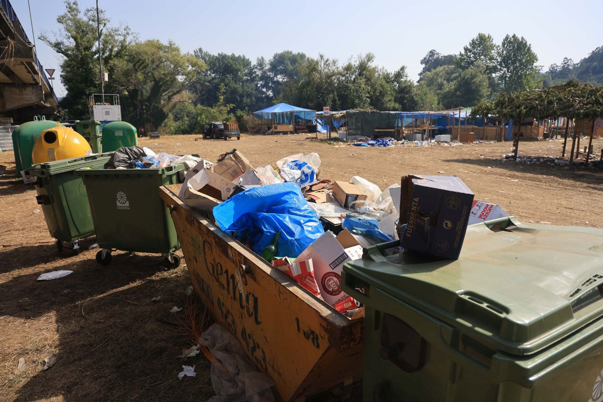 El día después del Xiringüelu: así ha quedado el prau Salcéu