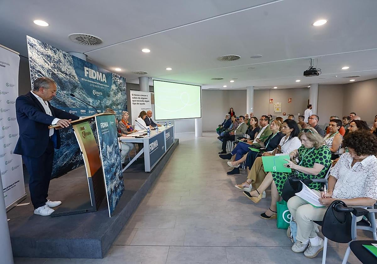 Prevención. La AECC realizó su primer ciclo de charlas en la Fidma que versaron sobre la intervención en el entorno laboral.